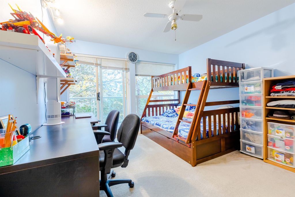 listing image 1103357287884928159