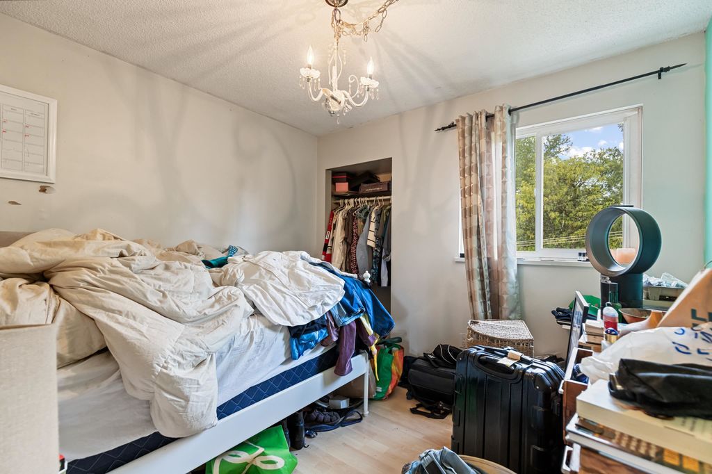 listing image 1105065134684176145