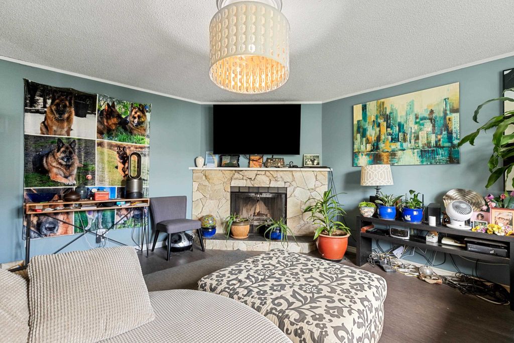 listing image 1103509638899241854