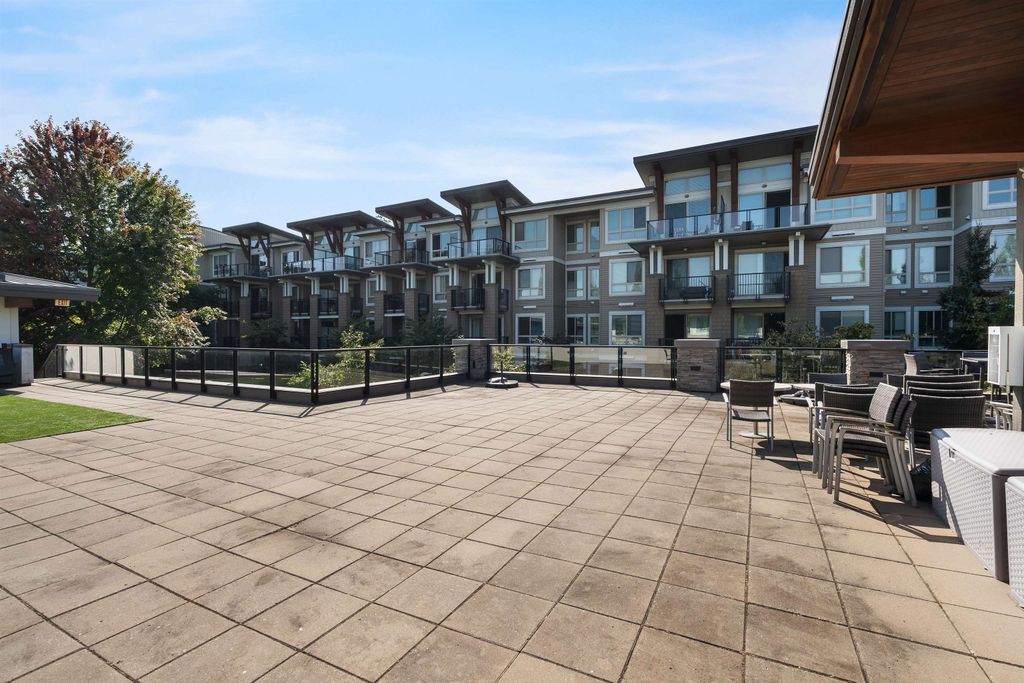 listing image 1108107326143464326