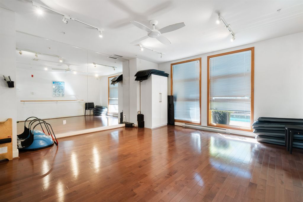 listing image 1100765068300814287