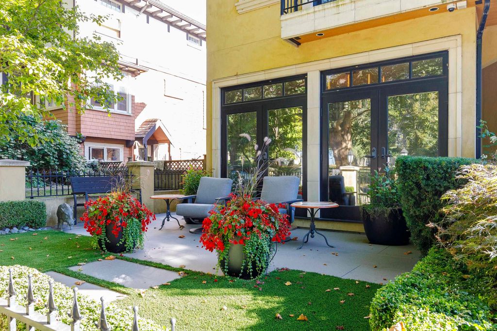 listing image 1105111624605128194