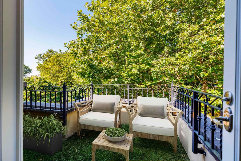 listing image 1108033802201534782