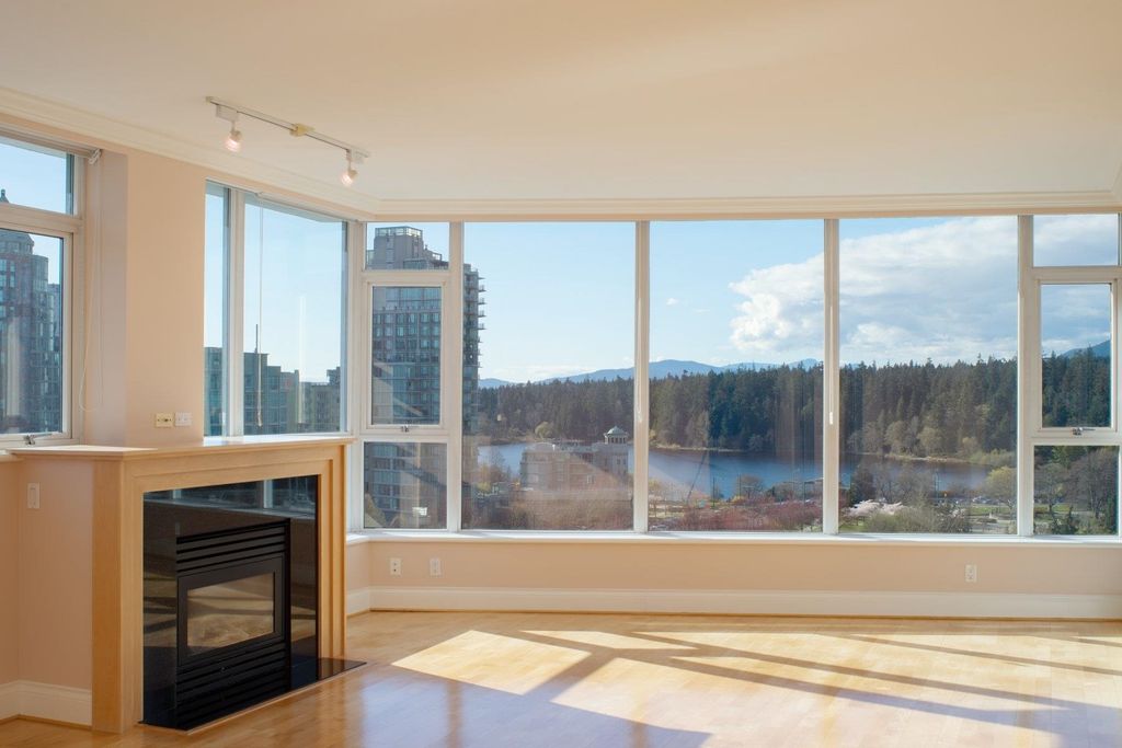 listing image 1100307858193321084