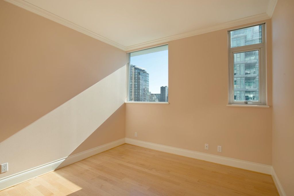 listing image 1108364389094194819