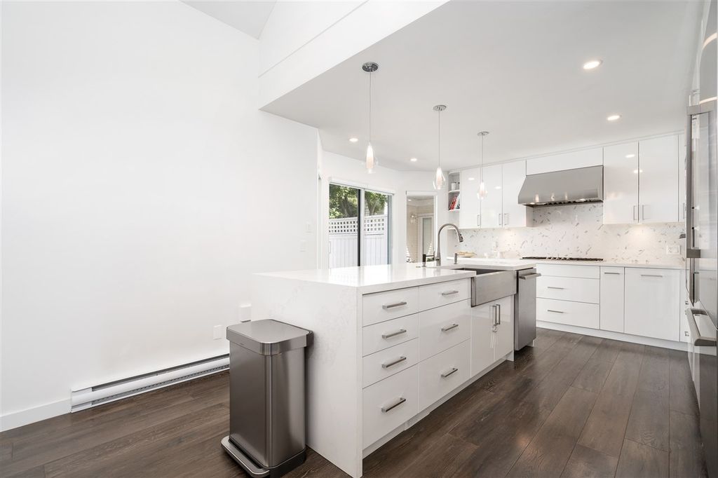 listing image 1100363102614746467