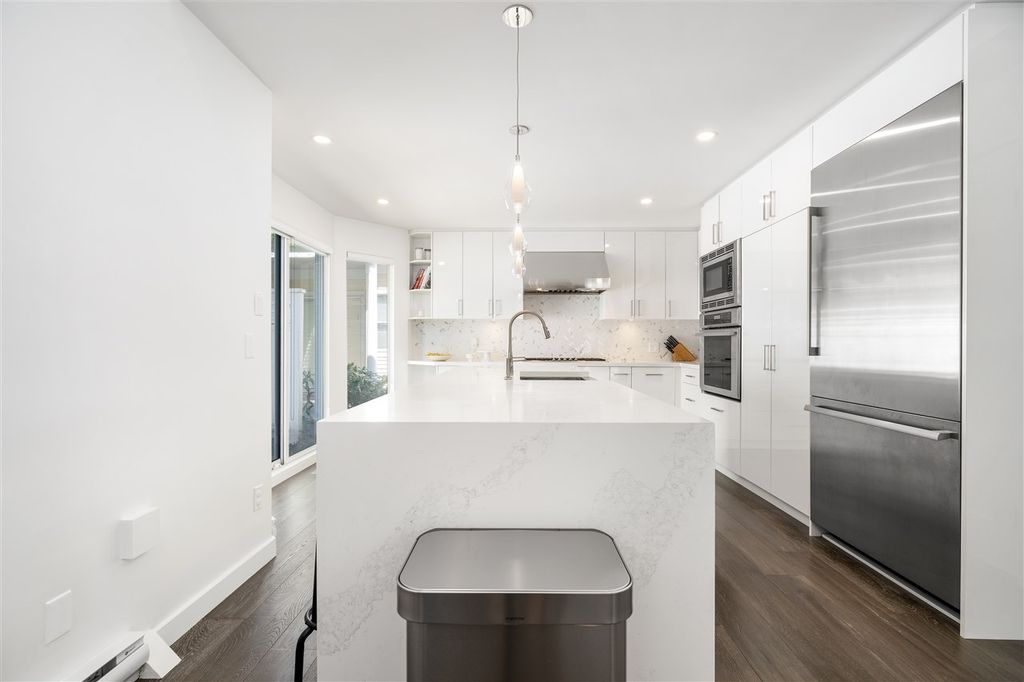 listing image 1106109235996662152