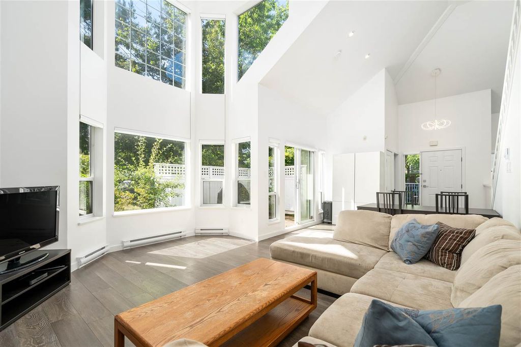 listing image 1103292468085844352