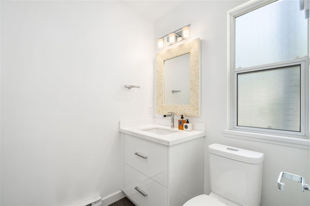 listing image 1107292707430315458