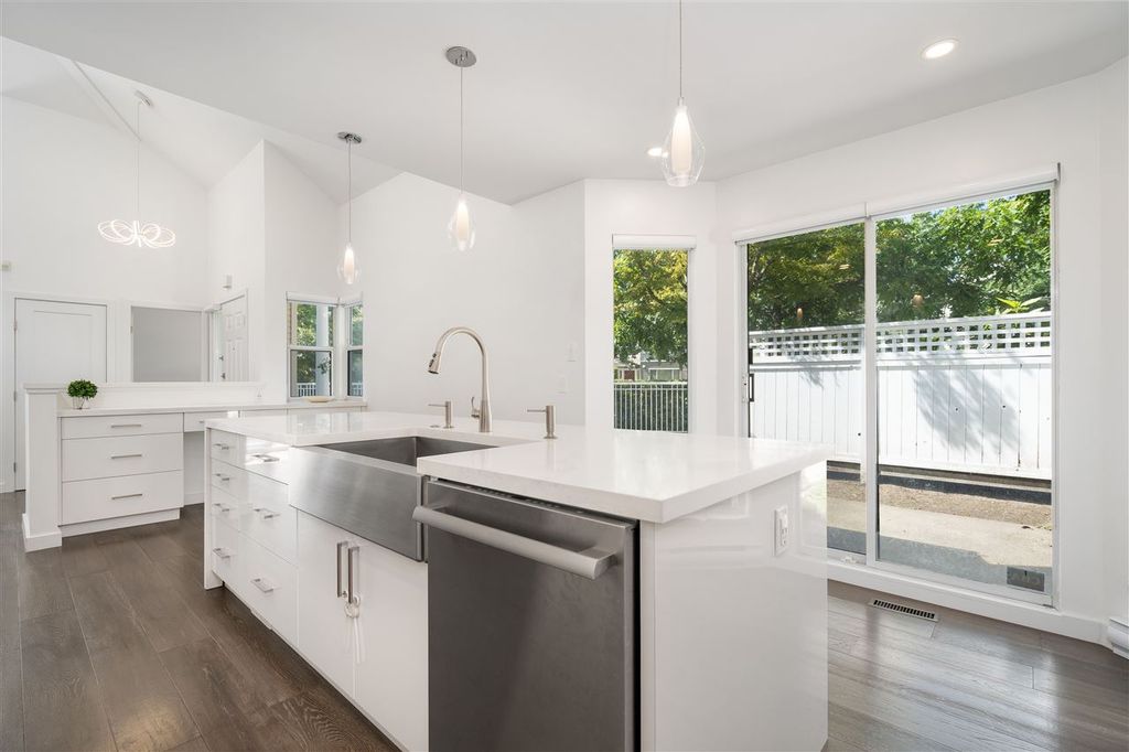 listing image 1102406669706798502