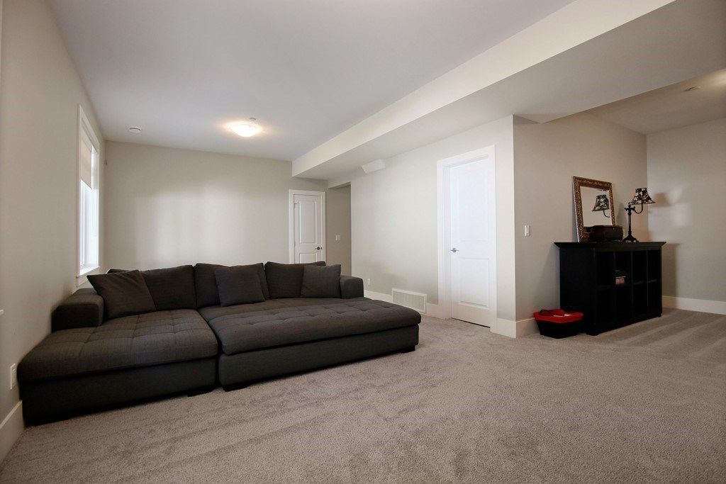 listing image 1103100089190549352
