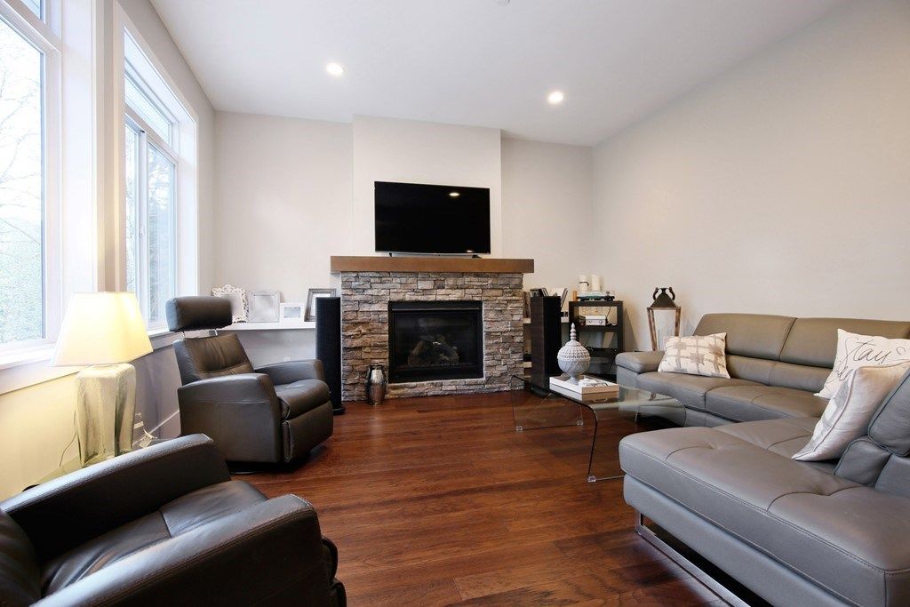 listing image 1103739312207206568