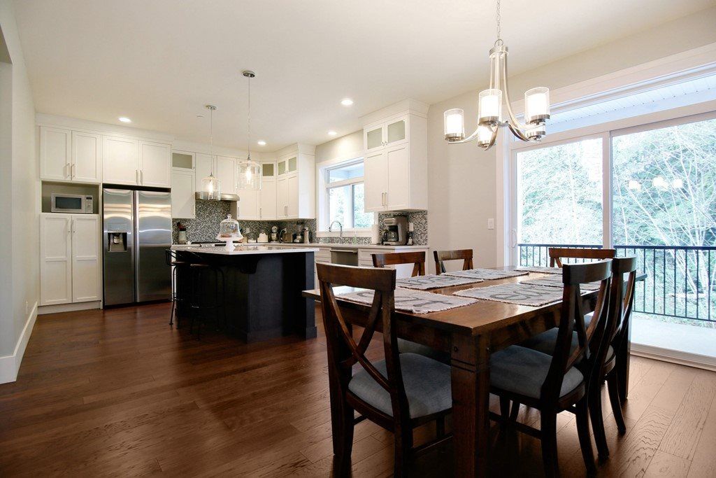 listing image 1103302384455841611