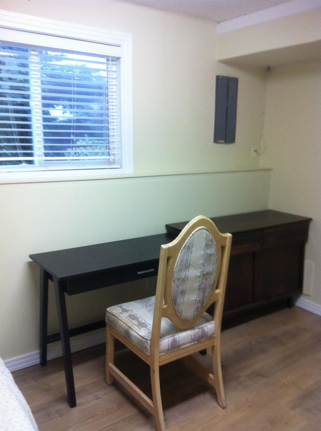 listing image 1108954040752781504
