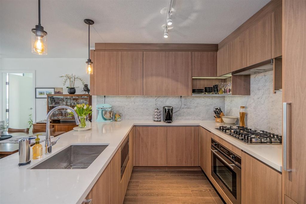 listing image 1103180140815167115