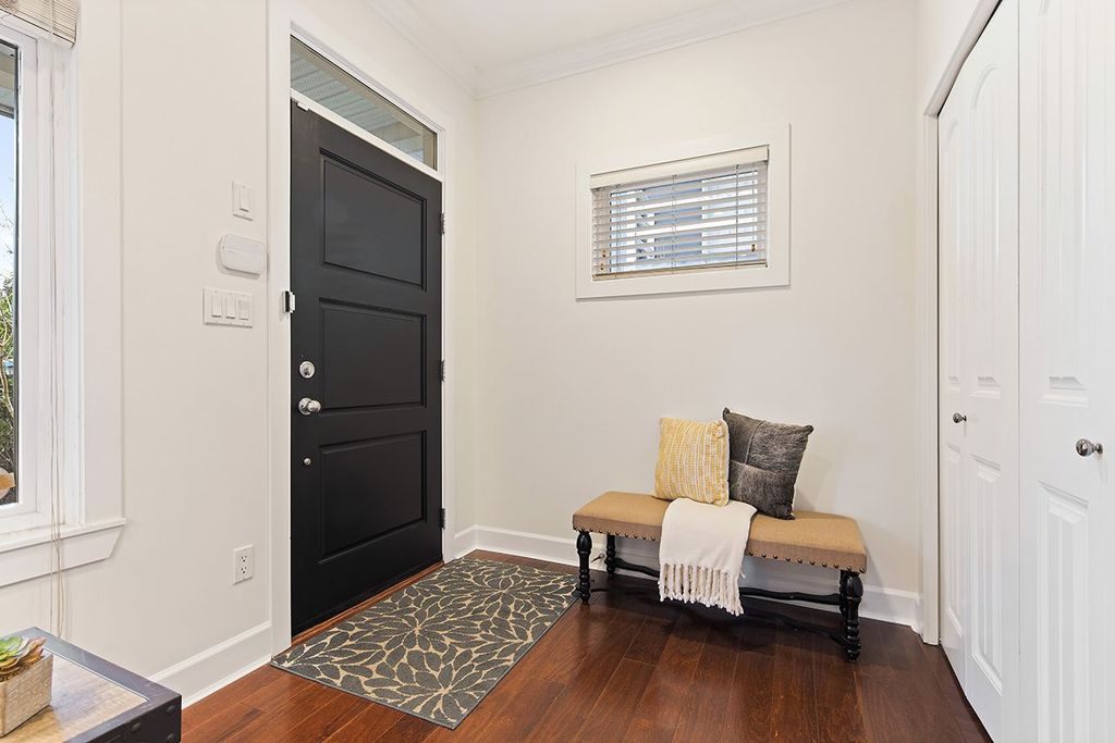 listing image 1106223236855756650