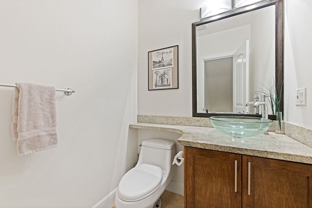 listing image 1107250195274286944