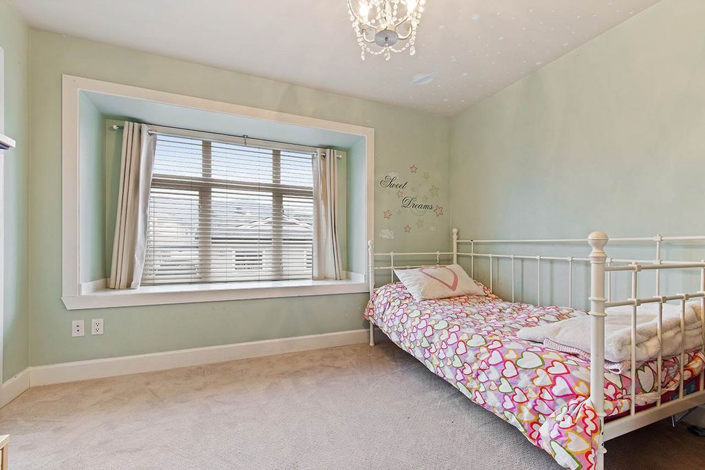 listing image 1102870767711266415