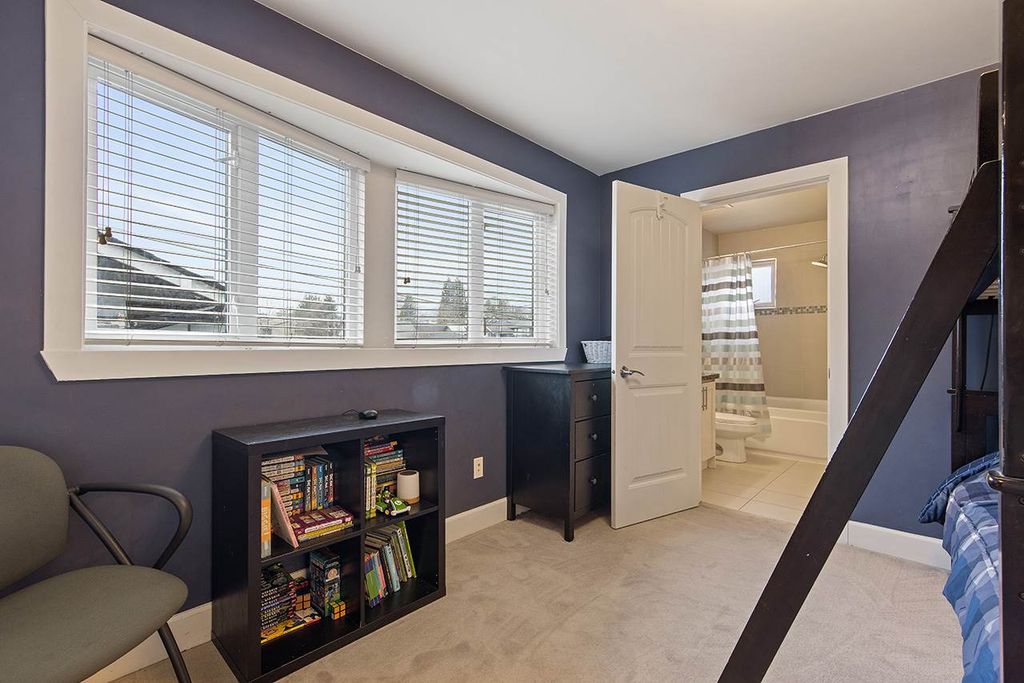 listing image 1108022942422529436