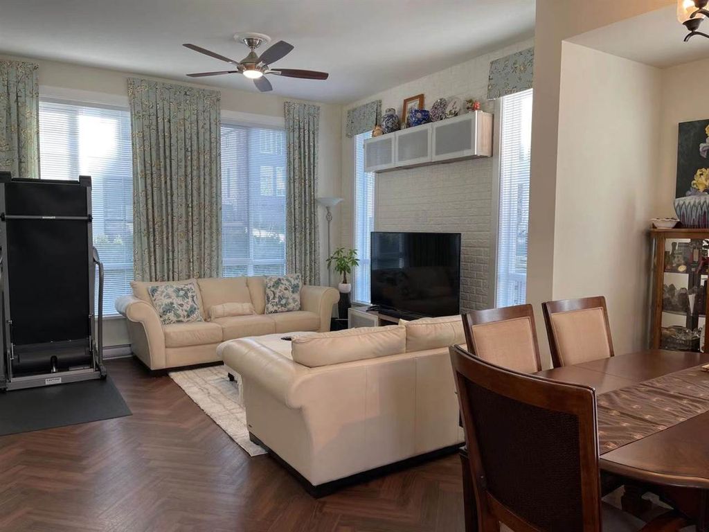 listing image 1102819651917333618