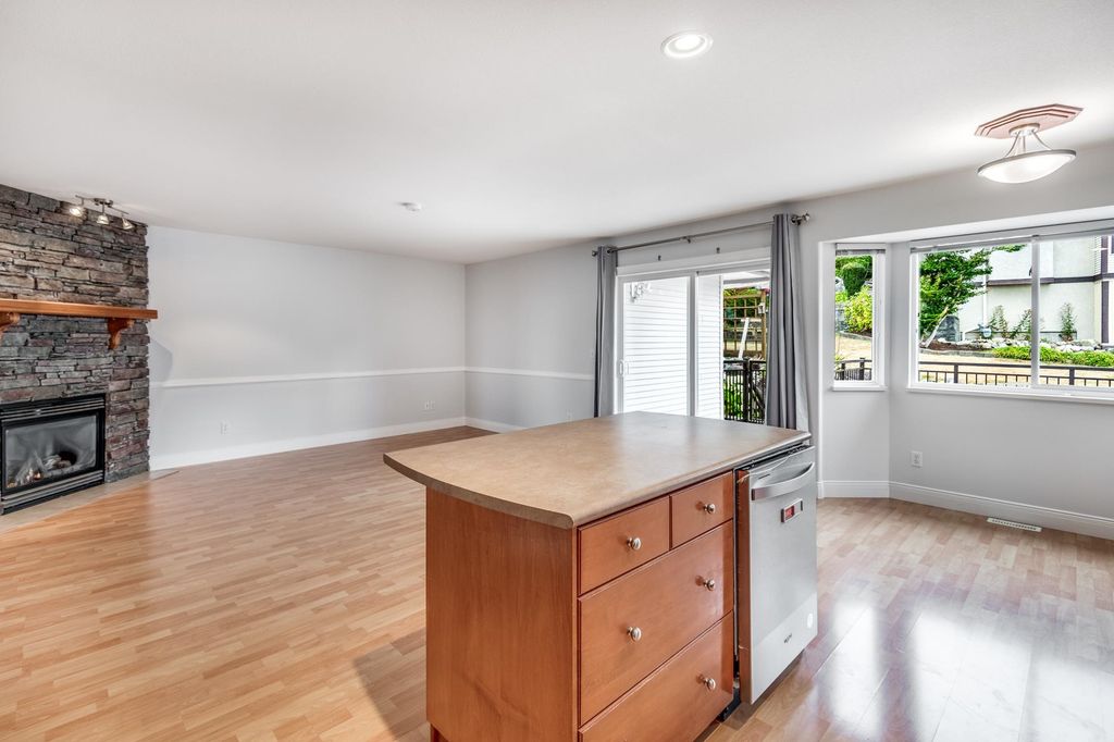 listing image 1100003946782825202