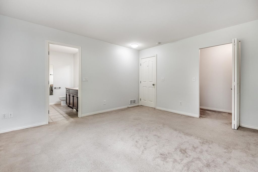 listing image 1102271378915631172