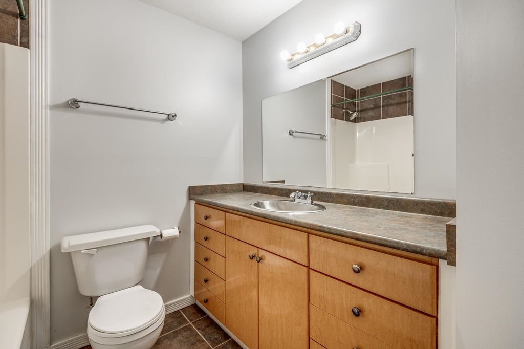listing image 1106008509707312001