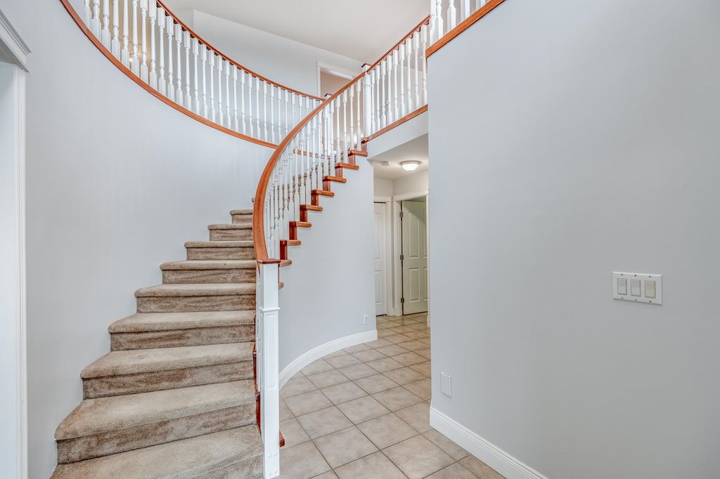 listing image 1108610915714404212