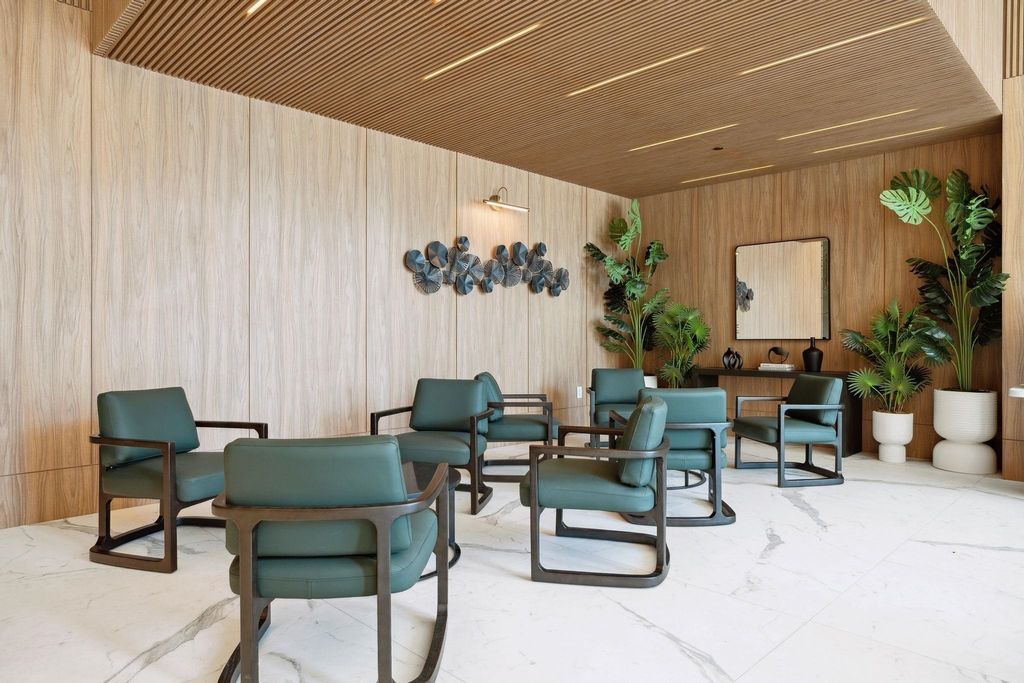 listing image 1101982586743861802