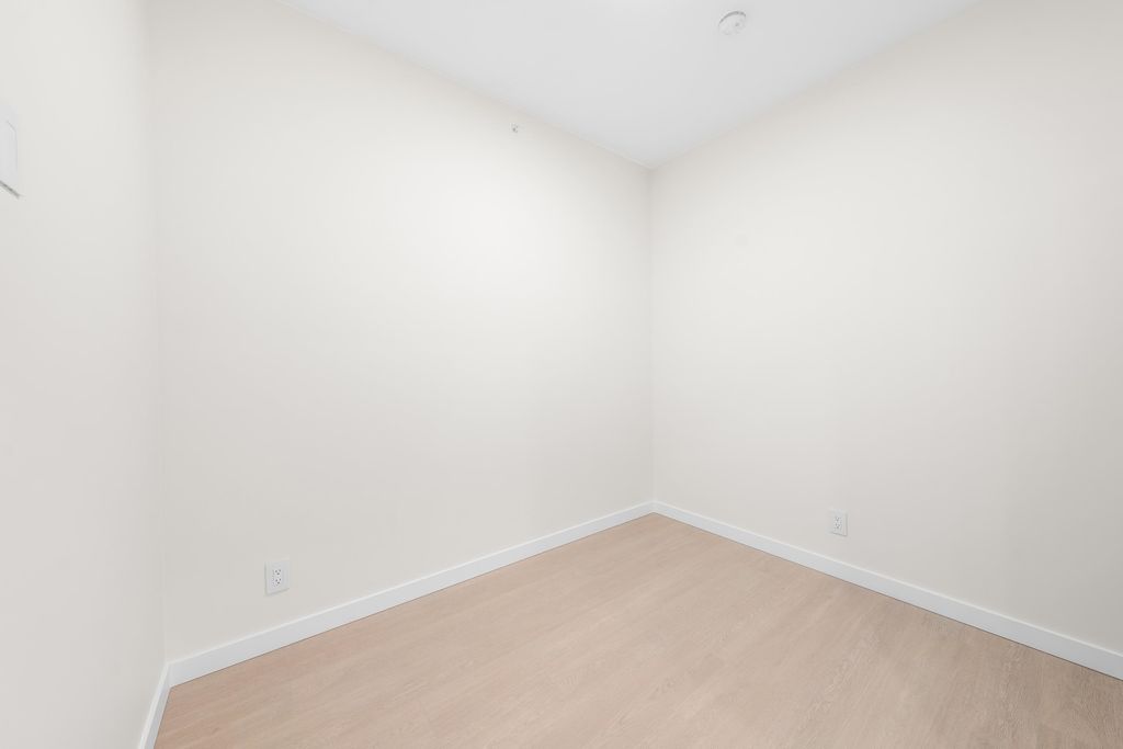 listing image 1103893691059464091