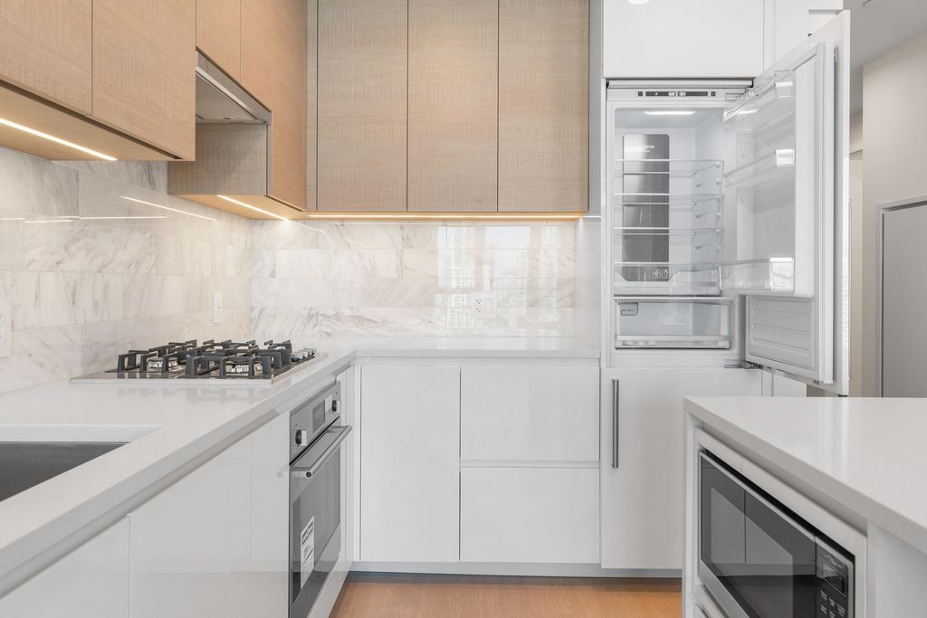 listing image 1100159415874019658