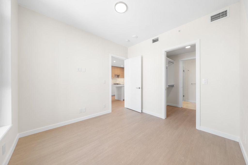 listing image 1109400605960404118