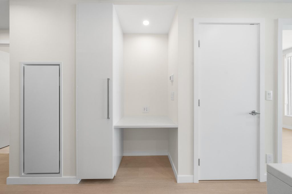 listing image 1102083870769554222