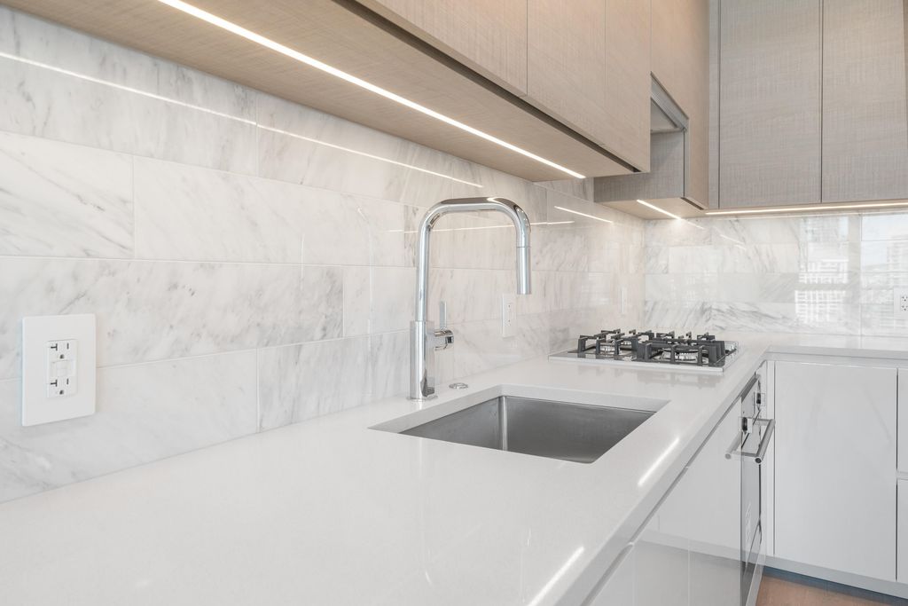 listing image 1104925634216609066