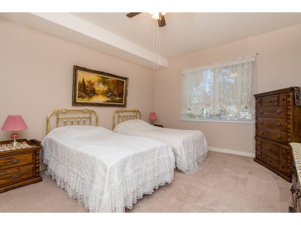 listing image 1101306876762285858