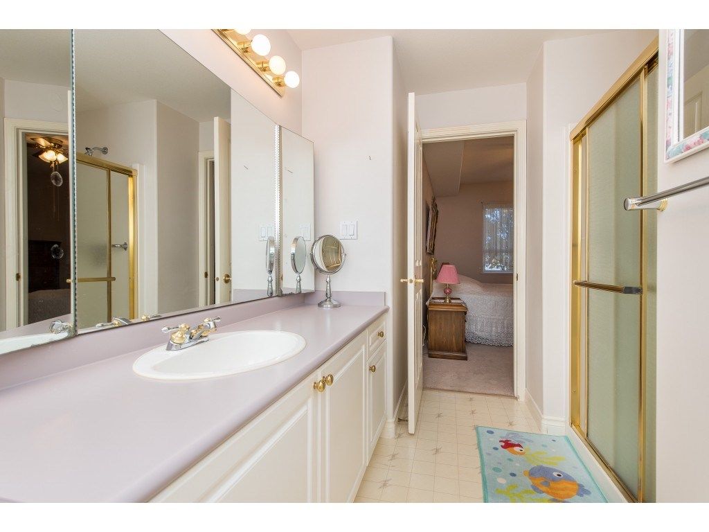 listing image 1102279441363382554