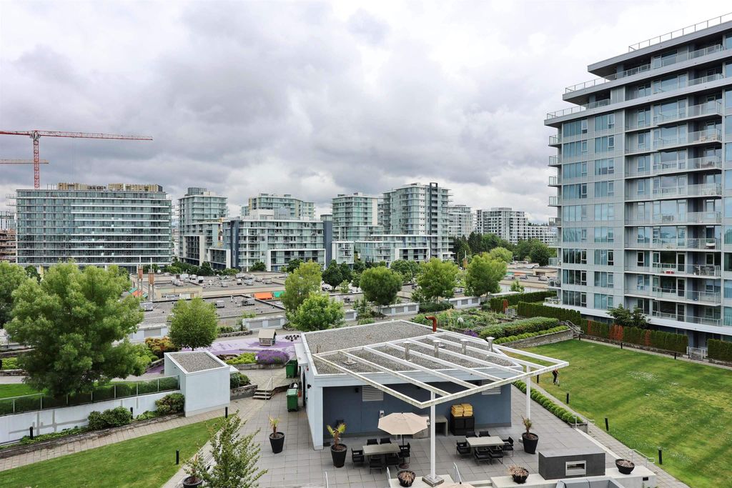 listing image 1108083598414954752