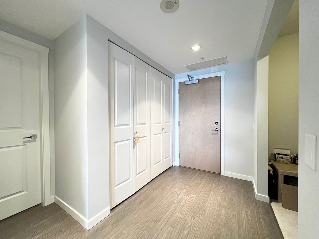 listing image 1109128933239711131