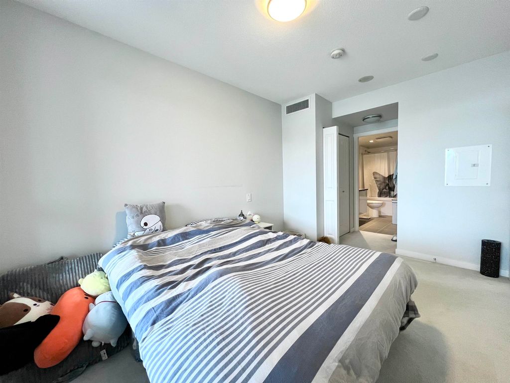 listing image 1109034722524944841