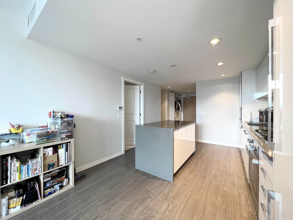 listing image 1102565823481076144