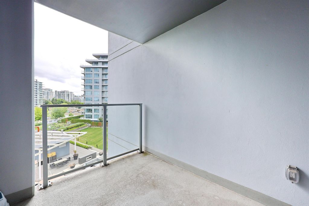 listing image 1102347780585704556