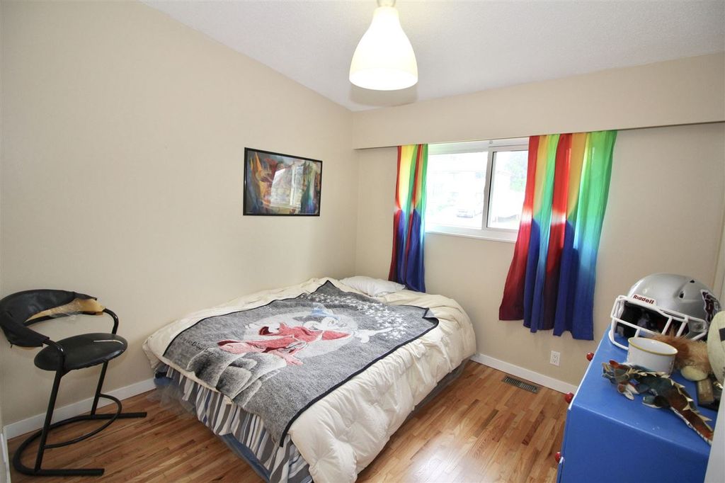 listing image 1105803349681336736
