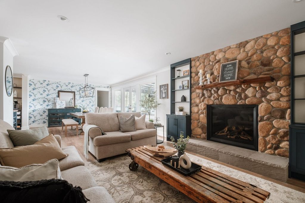 listing image 1109433867778753792