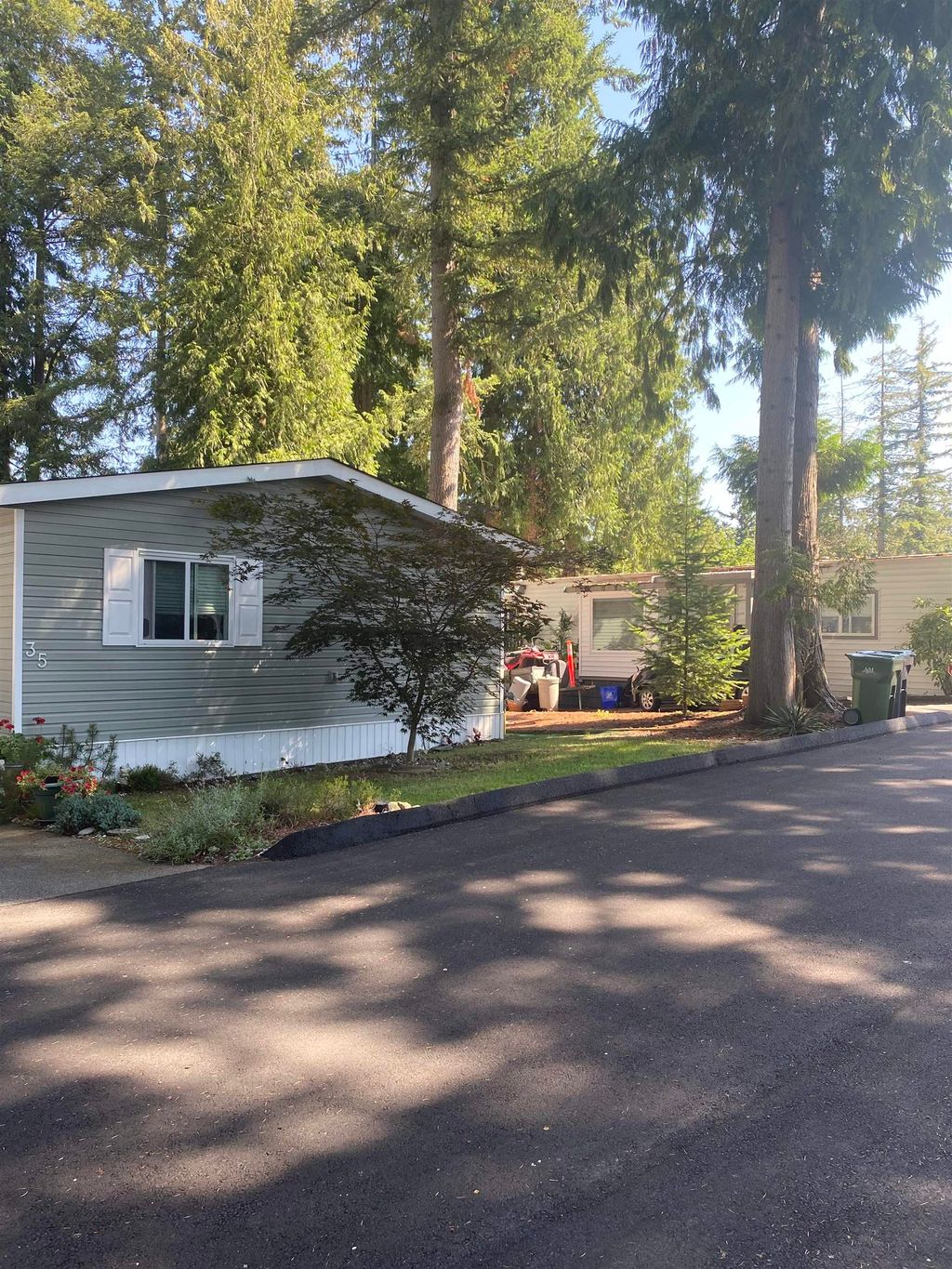 listing image 1104115302691627388