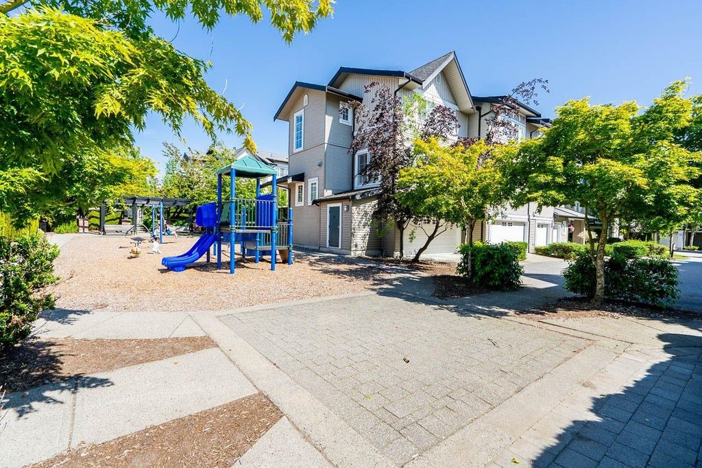 listing image 1104764623951832494