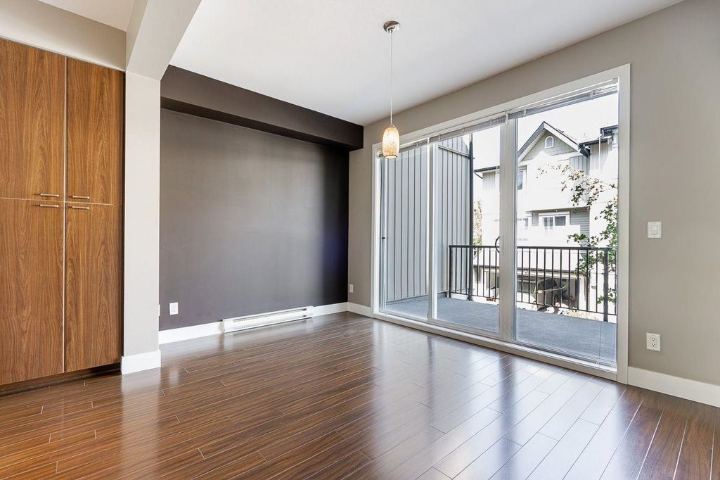listing image 1106509107797177741