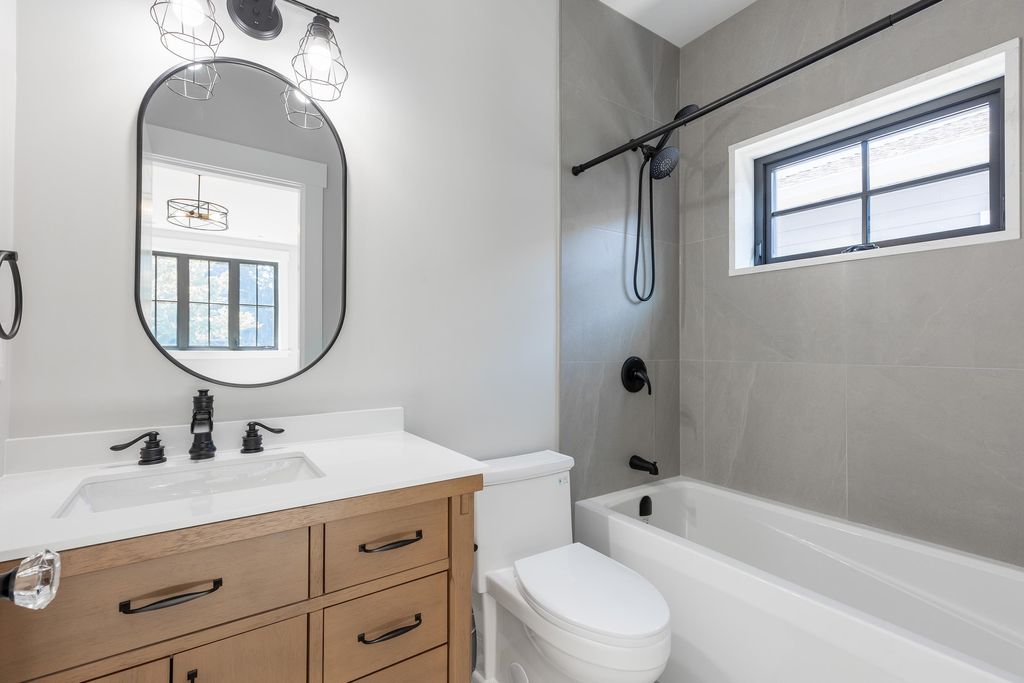 listing image 1104377454830263217