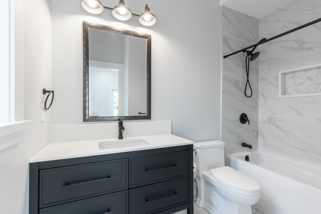 listing image 1100421422172289993