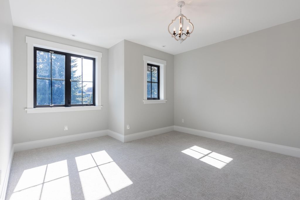 listing image 1102505903207225794