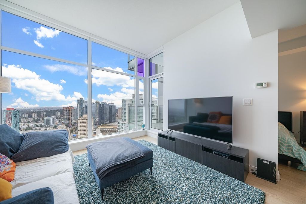 listing image 1103982794958676680